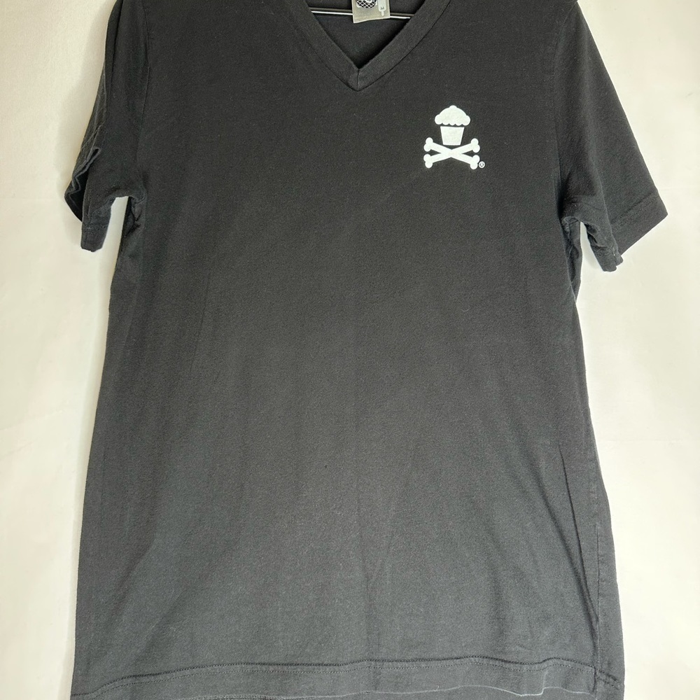 Johnny Cupcakes T-shirt - Picture 2 of 6